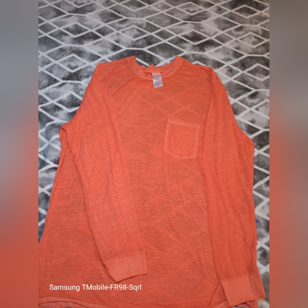 Womens long sleeve tee
